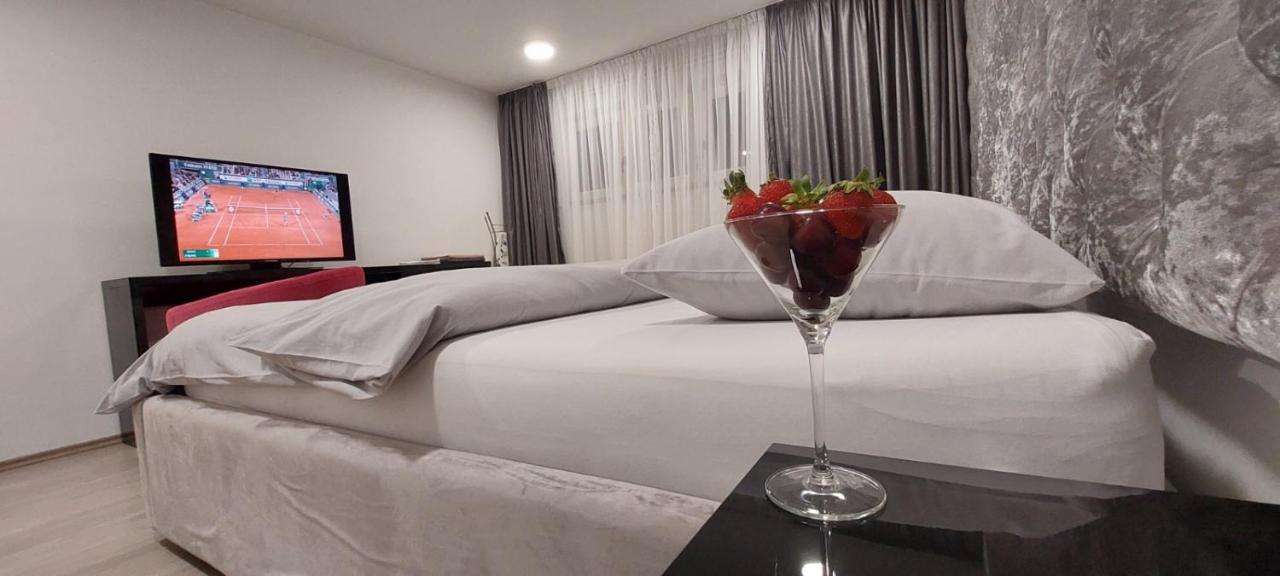Apartmani Abbazia บันยาลูกา ภายนอก รูปภาพ