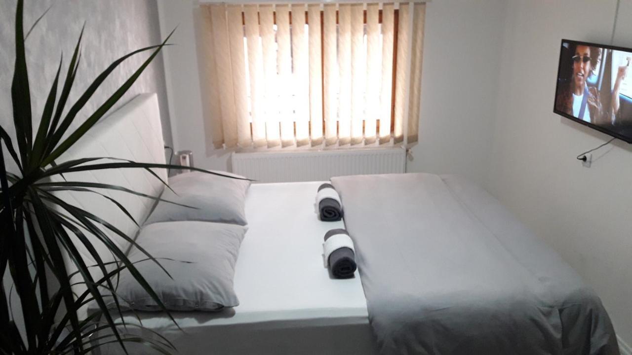 Apartmani Abbazia บันยาลูกา ภายนอก รูปภาพ